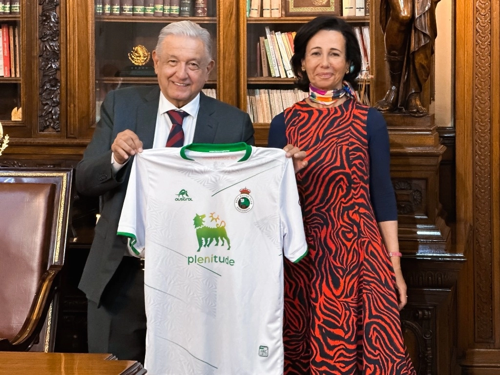 El presidente Andrés Manuel López Obrador se reunió con la presidenta ejecutiva de Banco Santander, Ana Botín. Foto tomada de @lopezobrador_ 