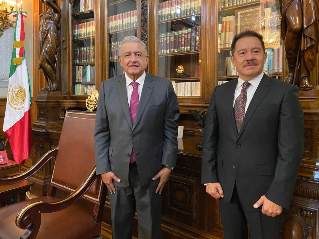 El presidente Andrés Manuel López Obrador y el presidente de la Junta de Coordinación Politica de la Cámara de Diputados, Ignacio Mier, en Palacio Nacional, el 17 de noviembre de 2020. Foto tomada del Twitter de @lopezobrador_