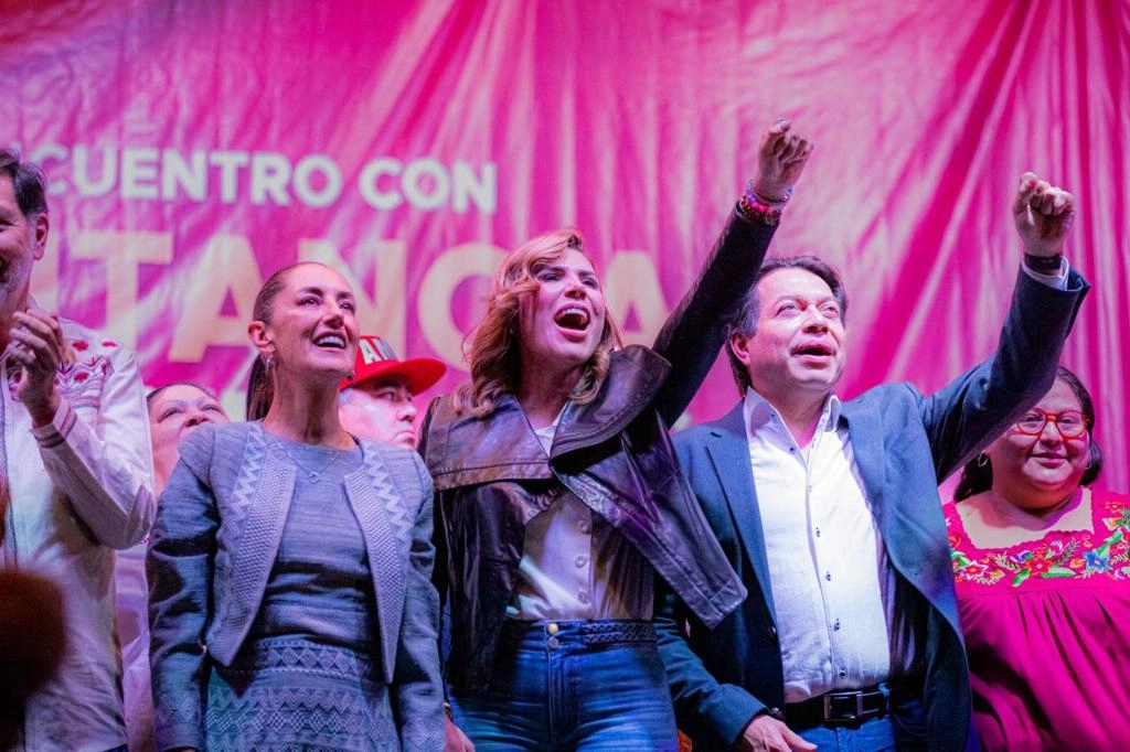 Claudia Sheinbaum, Marina del Pilar, Mario Delgado y Citlalli Hernández durante el encuentro con simpatizantes.