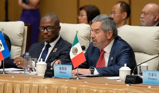 El canciller Juan Ramón de la Fuente durante su participación en la IV Reunión Ministerial del Foro China-CELAC