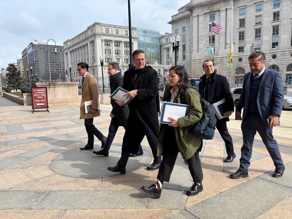 El secretario de Economía, Marcelo Ebrard, durante su viaje de trabajo a Washington. Foto @m_ebrard