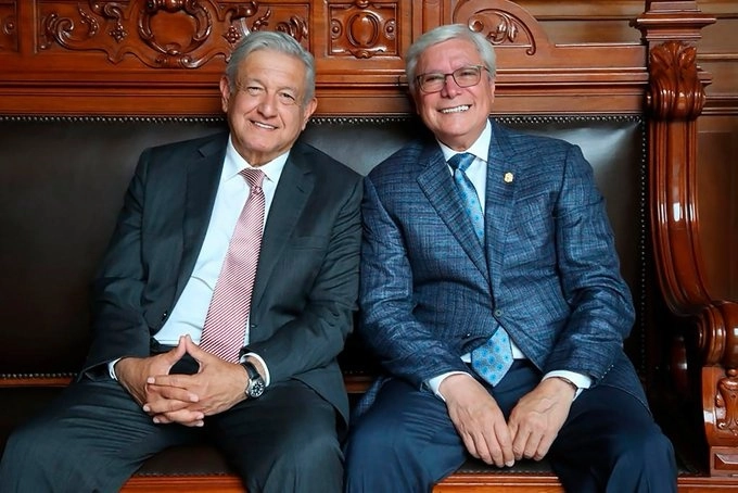 El presidente López Obrador y el ex gobernador de Baja California, Jaime Bonilla, en una imagen compartida por el empresario el pasado 13 de noviembre. Foto tomada del Twitter de @Jaime_BonillaV
