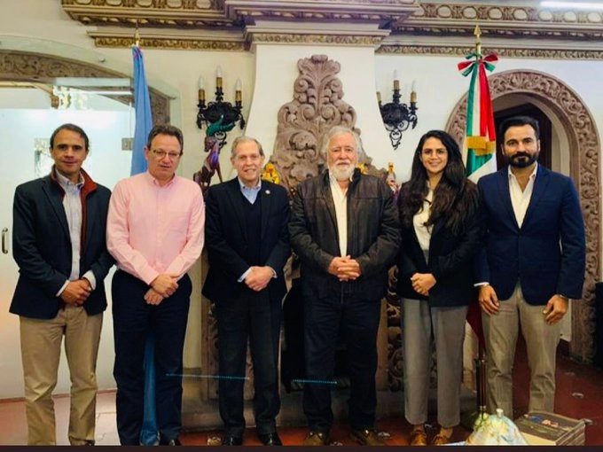 Representantes de la ONU junto con el subsecretario Encinas (tercero de derecha a izquierda), el 15 de febrero de 2023. Foto tomada de Twitter @ONUDHmexico