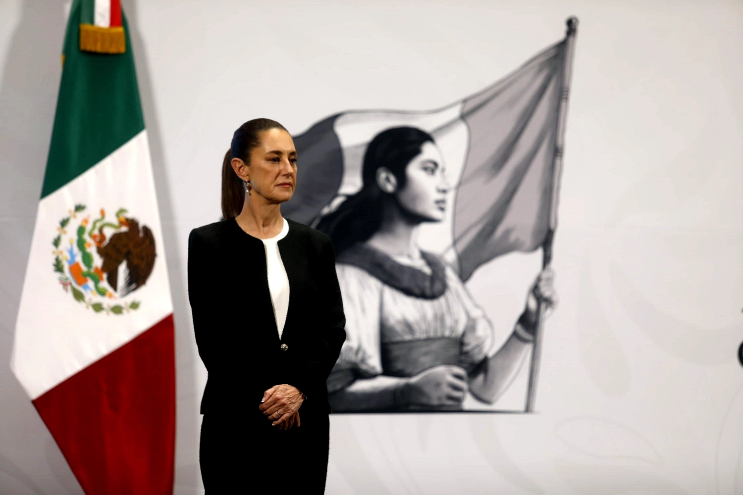 La Presidenta de México, Claudia Sheinbaum, durante su conferencia matutina en Palacio Nacional en la Ciudad de México, el 6 de marzo de 2025. 



