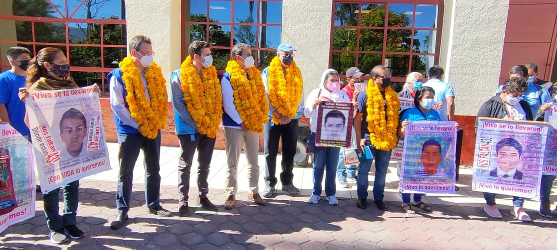 La visita a la Normal de Ayotzinapa del Comité contra la Desaparición Forzada (CED) de las Naciones Unidas, fue liderada por Horacio Ravenna, integrante experto de ese grupo, el 18 de noviembre de 2021. Foto Sergio Ocampo