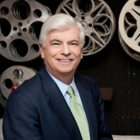 Christopher J. Dodd viene en representación del gobierno de Joe Biden. 