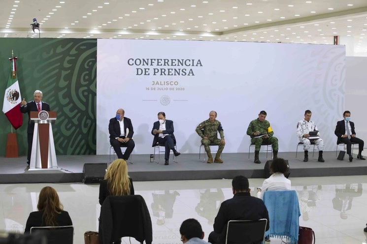 El presidente Andrés Manuel López Obrador reconoció que en materia de finanzas estatales y municipales, el gobierno federal y los gobiernos estatales han heredado una carga de deuda importante que han buscado enfrentar por diversas vías. Foto Presidencia