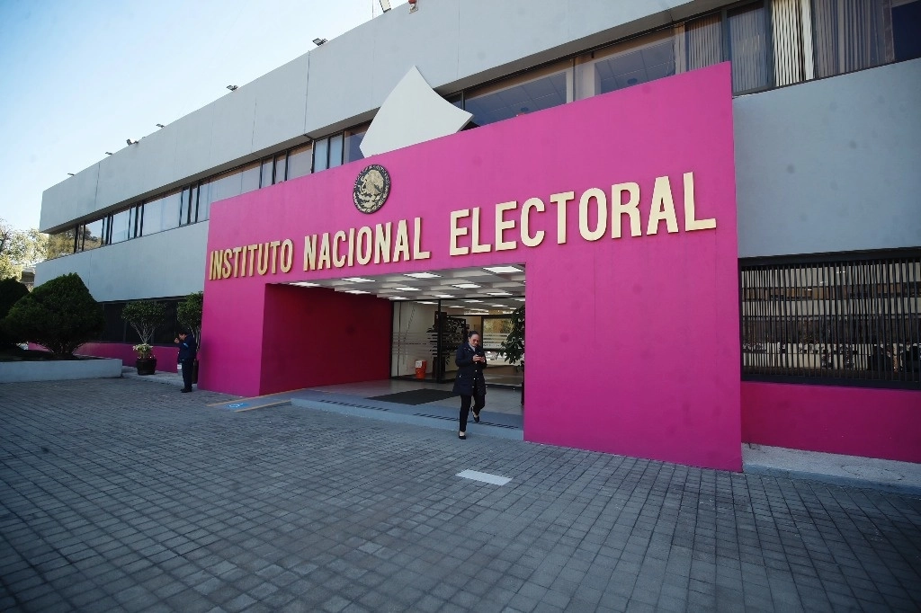 Exterior de la sede del INE, en la Ciudad de México. Foto Cristina Rodríguez / Archivo

