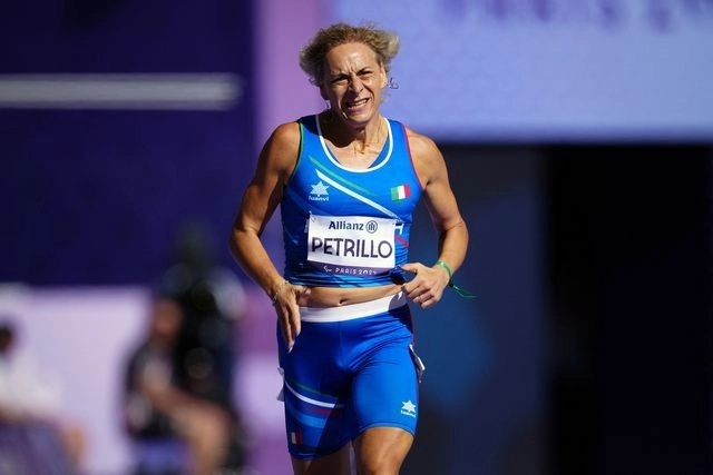Valentina Petrillo, La atleta italiana transgénero, quedó en tercer lugar de las semifinales de los 400 metros para personas con discapacidad visual. Foto Afp