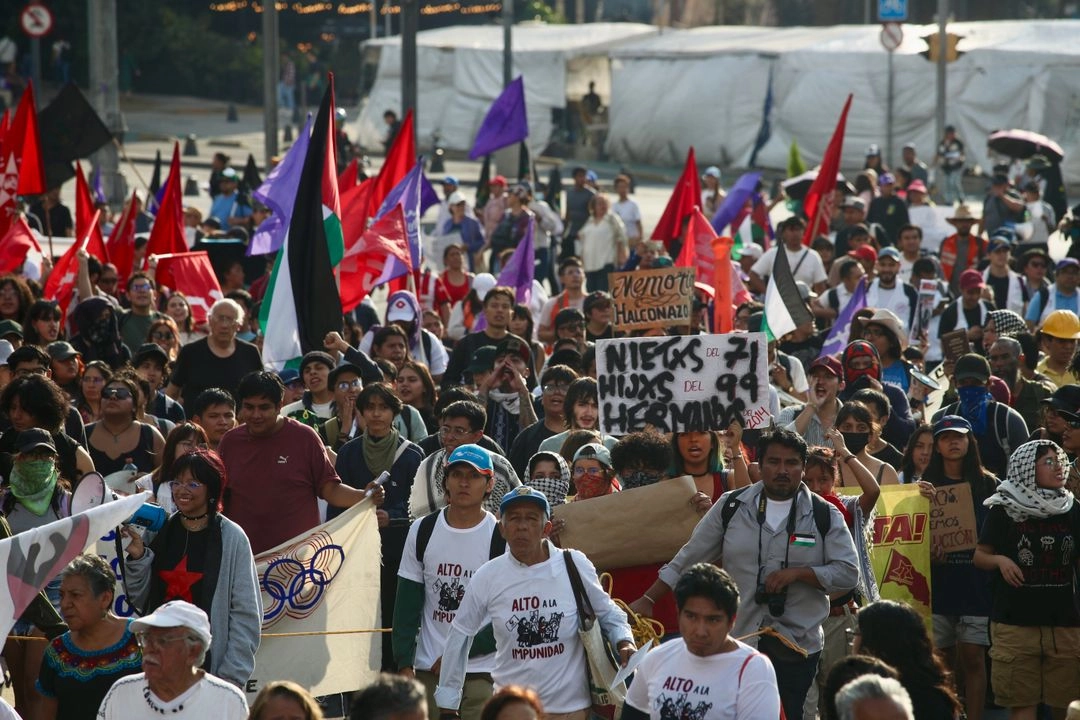 Se realizó en CDMX la marcha por los 54 años de la matanza estudiantil del Jueves de Corpus. Foto 