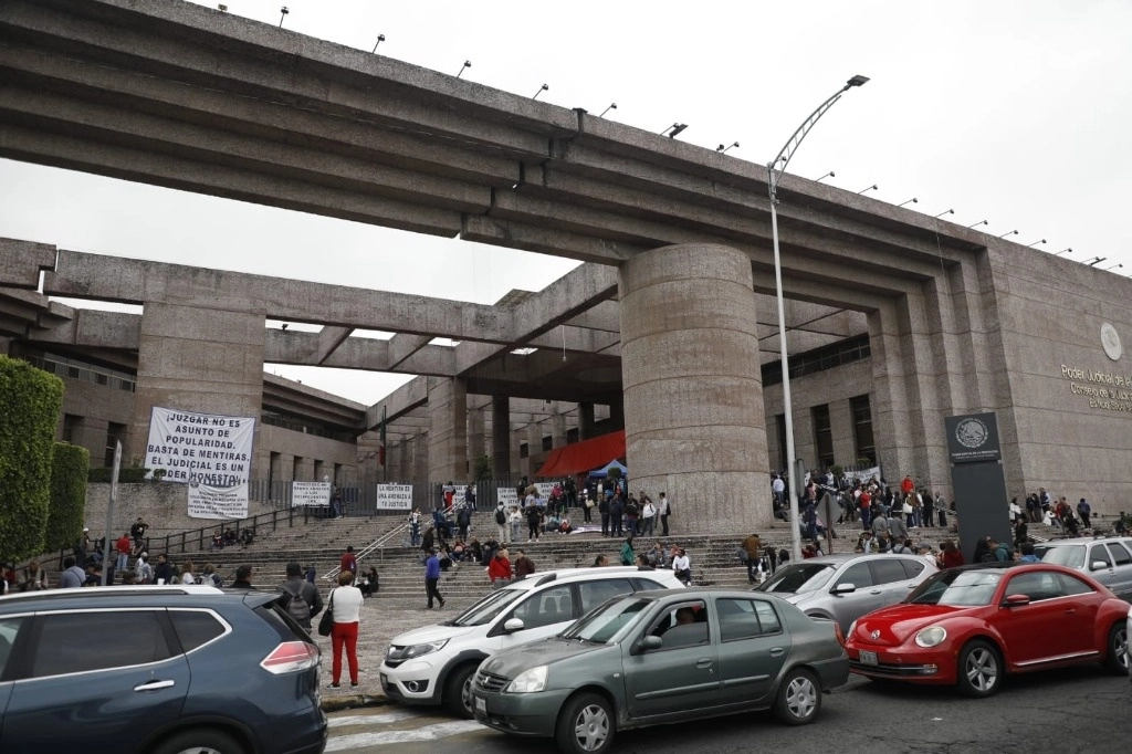 Trabajadores en paro de labores en el Poder Judicial de la Federación, en el edificio sede San Lázaro, en la Ciudad de México, el 19 de agosto de 2024. Foto Jorge Ángel Pablo García