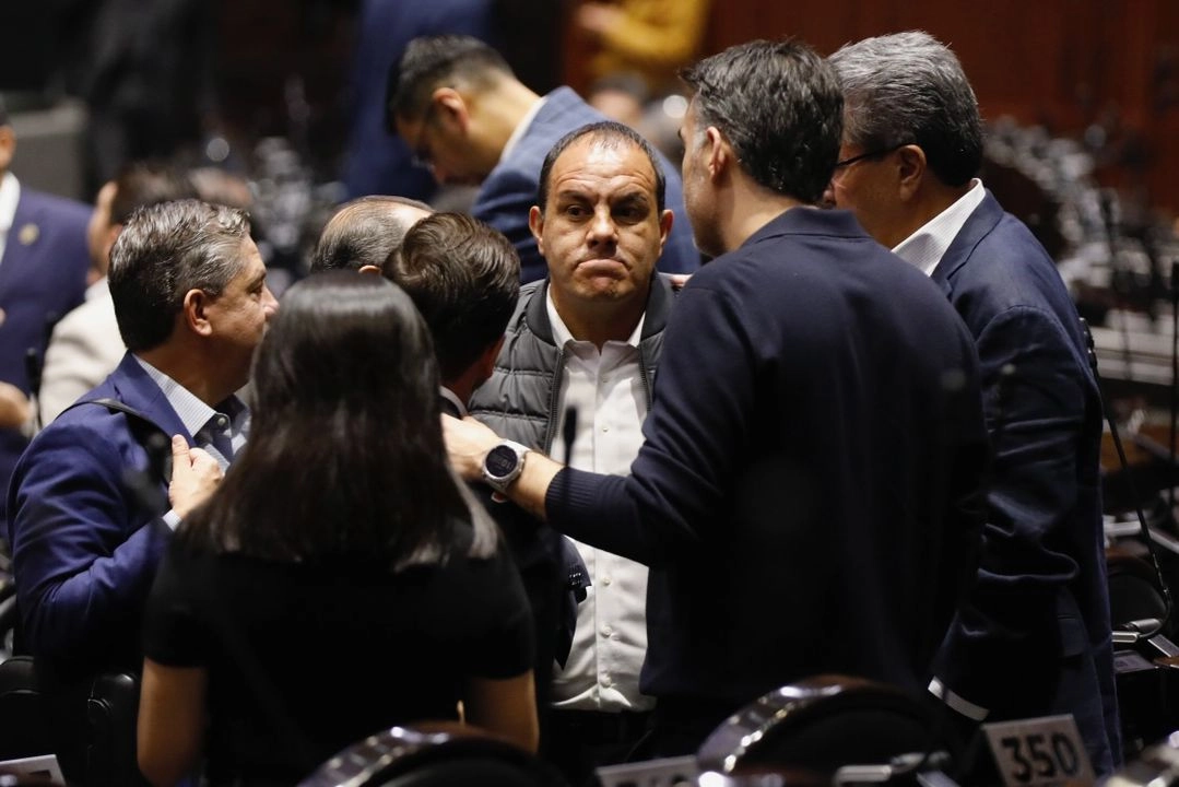 El diputado Cuauhtémoc Blanco (c) en imagen de archivo. Foto 