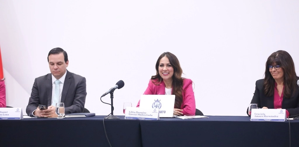 La gobernadora de Guanajuato, Libia Denisse García Muñoz Ledo (centro) hizo el anuncio esta tarde. Foto de su perfil de X
