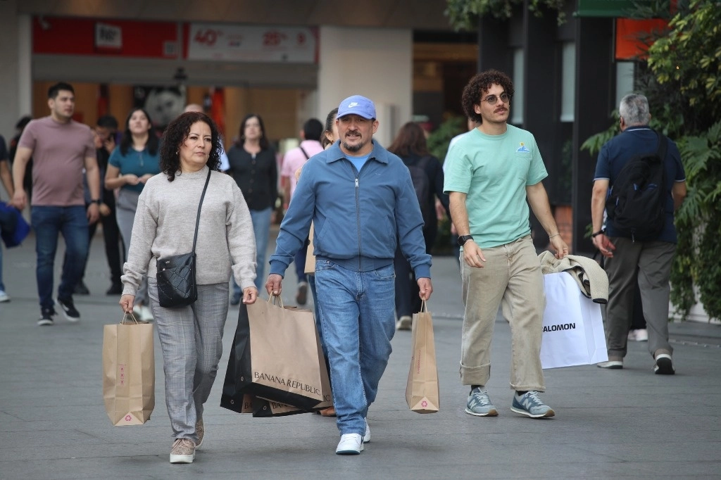 Según Profeco, el costo promedio por operación durante El Buen Fin fue de mil 170. Foto María Luisa Severiano 