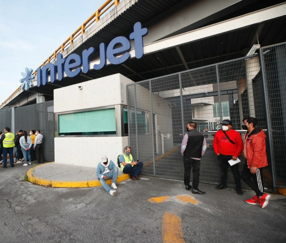 Los empelados de Interjet son consultados vía digital sobre irse o no a huelga el próximo martes 20 de octubre. Foto Victor Camacho/Archivo