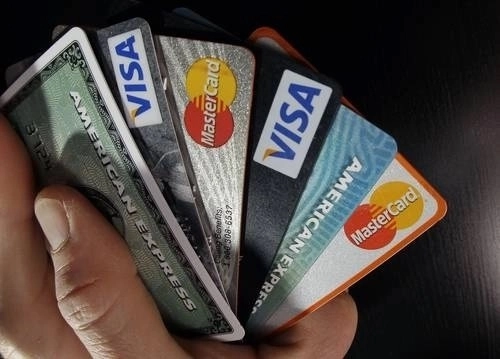 Tarjetas bancarias en imagen de archivo. Foto Ap