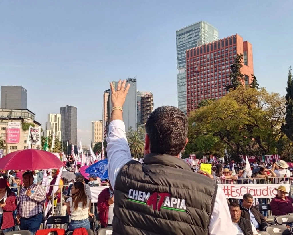 José María Tapia, durante su asistencia al cierre de precampaña de Claudia Sheinbaum en la CDMX, el 18 de enero de 2024. Foto tomada de X @CHEMATAPIA