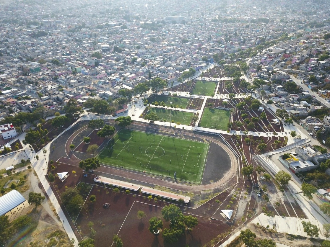 El parque Bicentenario de Ecatepec, se ubica en la parte baja de la Sierra de Guadalupe. Foto ‘La Jornada’