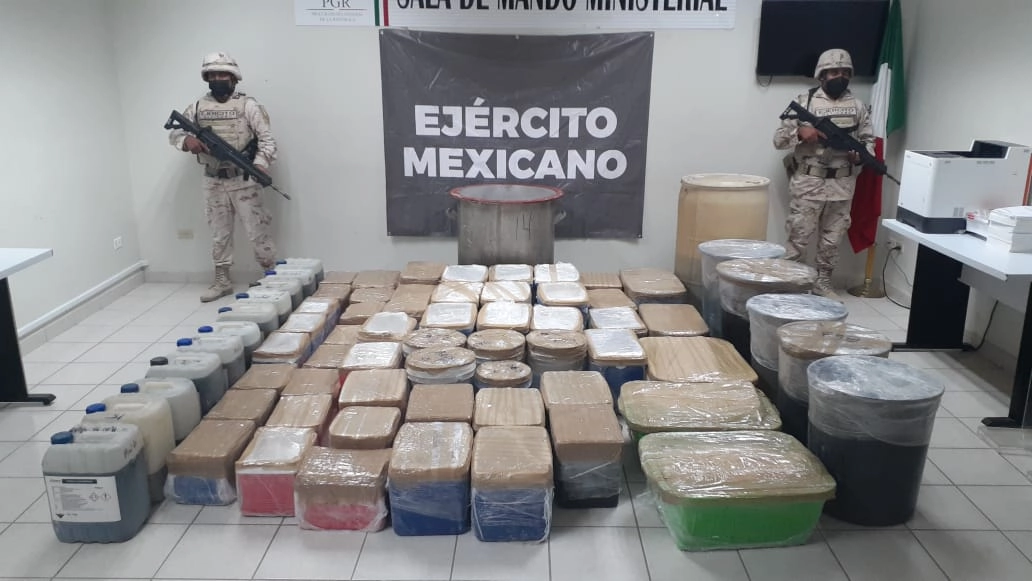 Casi mil 500 kilos de metanfetaminas fueron decomisados en Sonora. Foto Secretaría de la Defensa Nacional