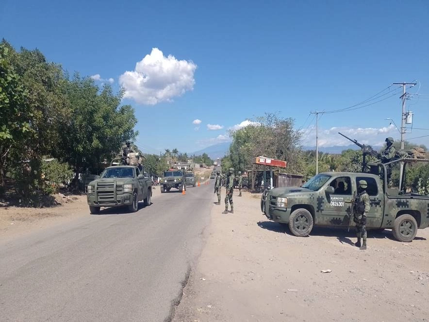 Elementos del Ejército mexicano durante el operativo. Foto Sedena