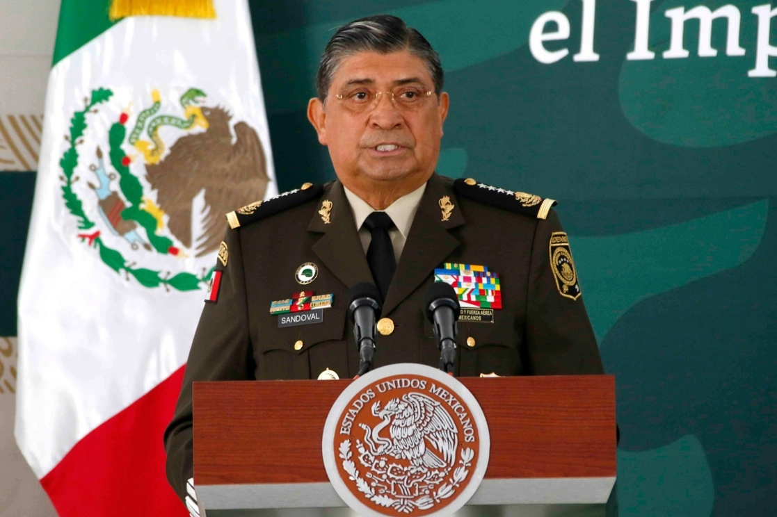 El secretario de la Sedena, Luis Cresencio Sandoval, durante la apertura de archivos militares por hechos ocurridos durante la ‘guerra sucia’, el 22 de junio de 2022. Foto cortesía Presidencia
