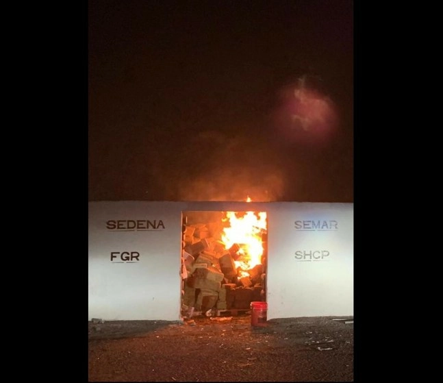 La destrucción de la droga en Escobedo, Nuevo León, fue supervisada por un representante del Órgano Interno de Control de la FGR. Foto Sedena
