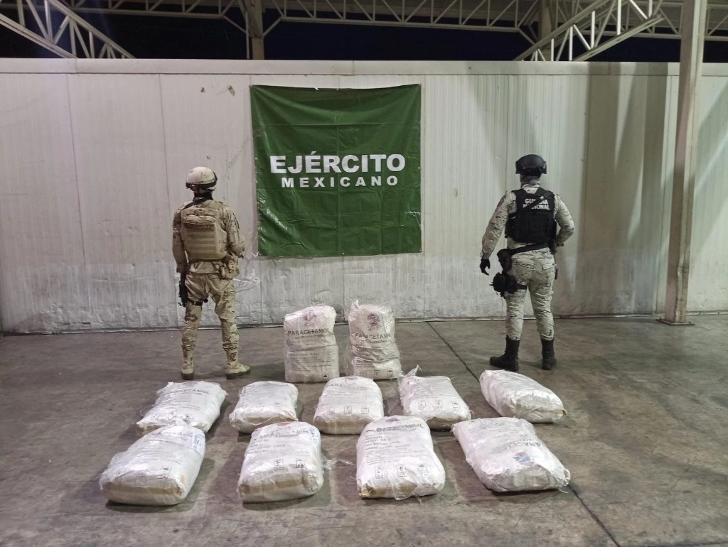 En Sonora, elementos de la Sedena y la GN decomisaron 275 kilogramos de fentanilo que era transportado en costales. Foto ‘La Jornada’ 