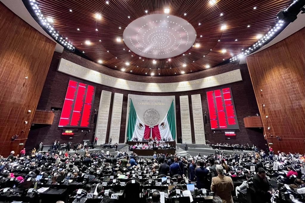 Legisladores durante la sesión en la Cámara de Diputados, en la Ciudad de México, el 6 de diciembre de 2022. Foto Roberto García Ortiz