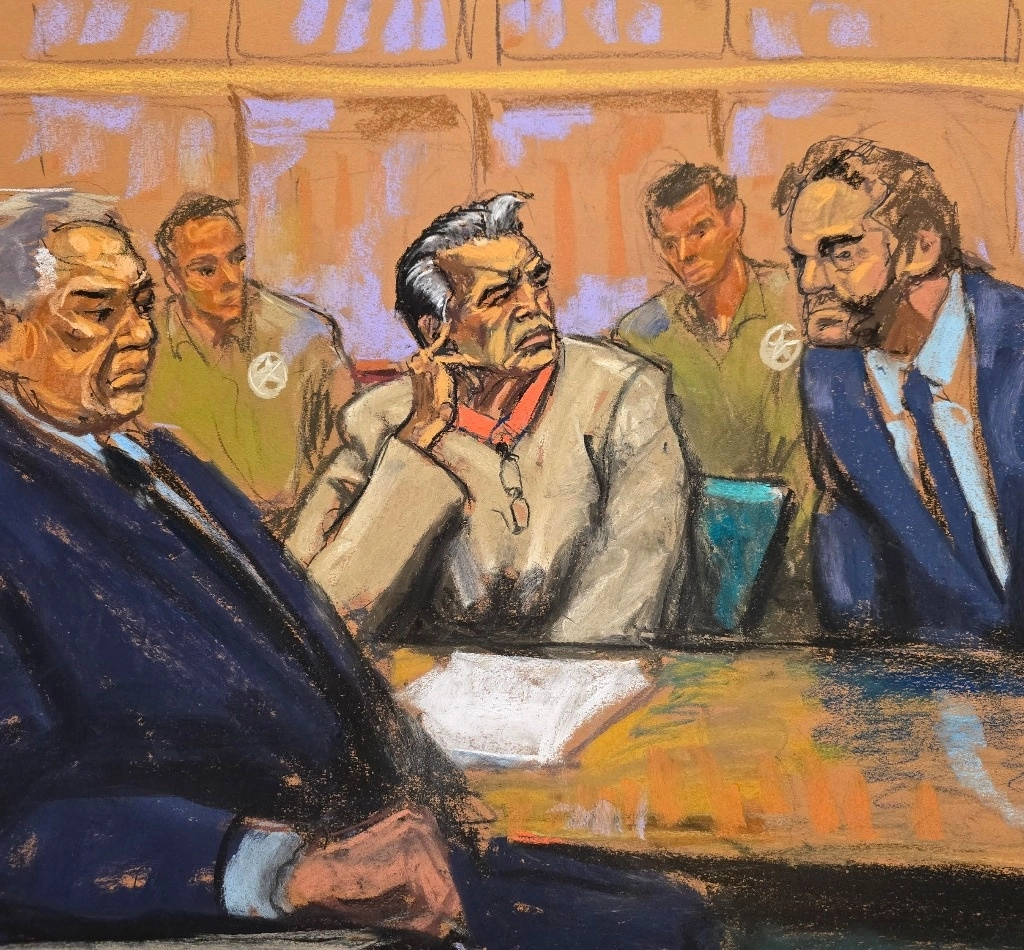 Ismael Zambada se presentó ayer ante la corte de Nueva York en un breve encuentro de preparación de su juicio, en el que su abogado y los fiscales admitieron que avanzan las negociaciones para un eventual acuerdo. Ilustración Jane Rosenberg 