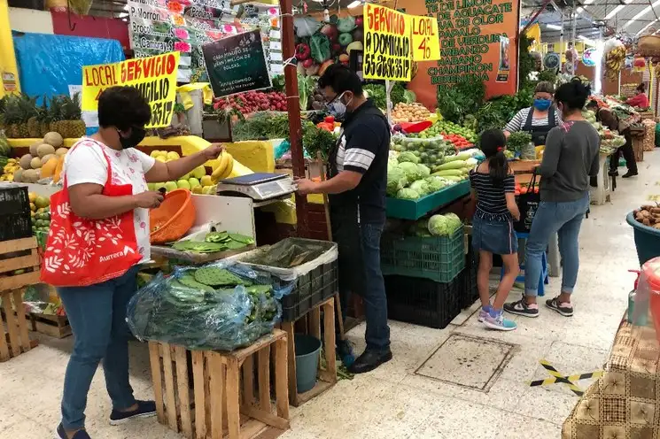 Mercado en la colonia Pedregal de Santo Domingo. Foto: María Luisa Severiano