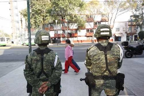 Elementos del Ejército Mexicano en labores de vigilancia en calles de la Ciudad de MéxicoFoto Víctor Camacho / Archivo
