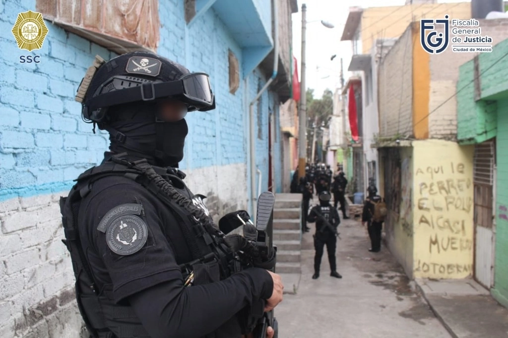 El dispositivo antidrogas se realizó luego de que se ubicaron puntos de posible venta y distribución de droga en las colonias La Joya y José María Morelos y Pavón. Foto cortesía de la SSC