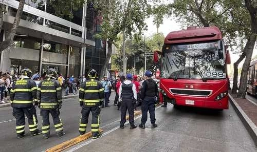 Al menos seis personas, entre ellas una adulta mayor y una embarazada, resultaron lesionadas. Foto