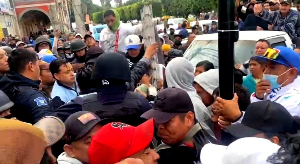 Cinco personas fueron detenidas durante el desalojo. Foto La Jornada