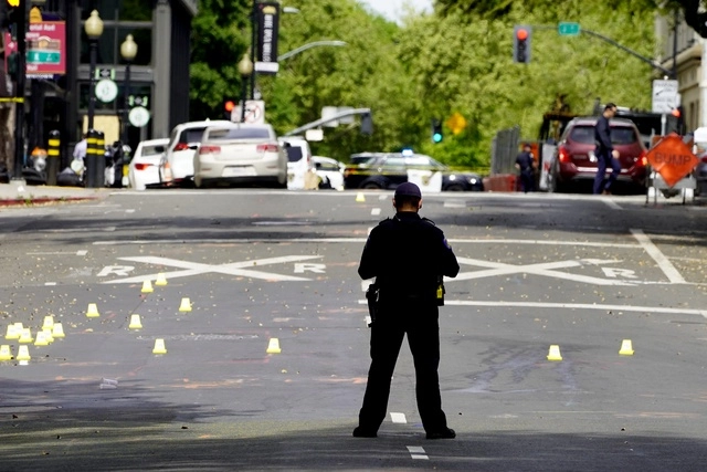 La policía de California confirmó que seis personas fallecieron en un tiroteo en la ciudad de Sacramento. Foto Ap