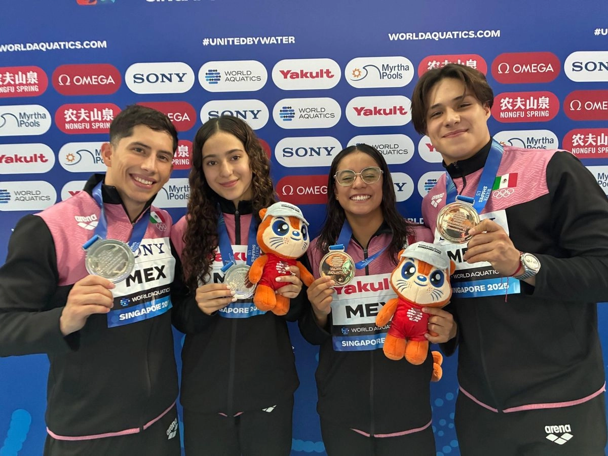 Los seleccionados olímpicos Randal Willars, Alejandra Estudillo y Olvera, además de la debutante Zyanya Parra, obtuvieron el metal argento para posicionarse en el segundo lugar detrás de China, campeona de la prueba con 466. 25 puntos.