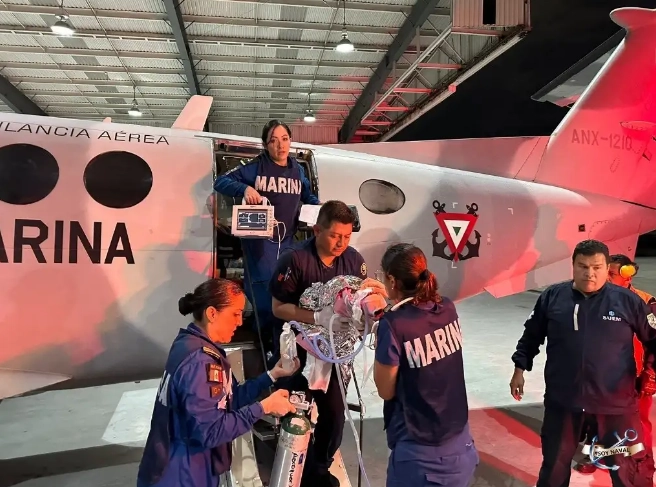 Ambulancia aérea de la Semar en imagen de archivo. Foto Semar
