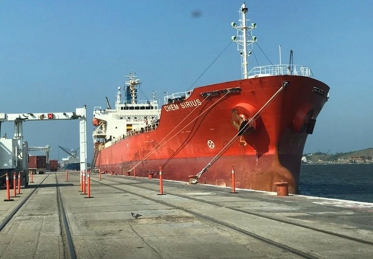 Embarcación en el puerto de Coatzacoalcos. Foto tomada del Twitter de @Coatzaport