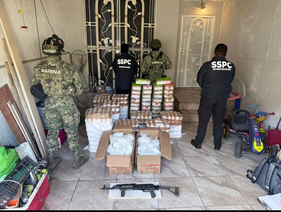 La droga fue incautada en un domicilio de Tijuana, BC; en dos días se han decomisado 742 kilogramos de metanfetamina en la ciudad fronteriza. Foto 
