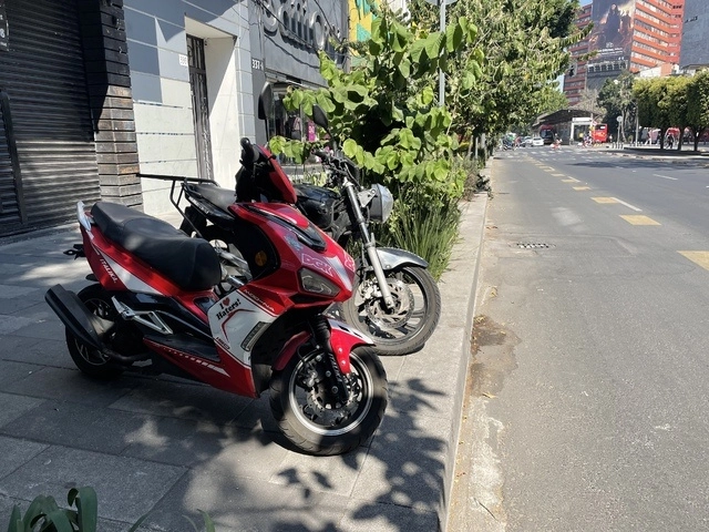 La Semovi puso en marcha la "motoescuela" para conductores de motos en la Ciudad de México. Foto Yazmín Ortega Cortés / Archivo