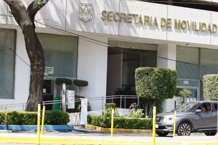 Semovi reiniciará el trámite de expedición de placas nuevas para vehículos de personas físicas a partir de este lunes 17 de agosto. Foto Roberto García Ortiz / Archivo