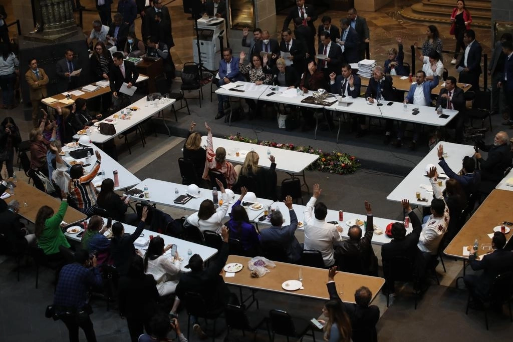 Sesión del Senado en la sede de Xicoténcatl. Foto Yazmín Ortega