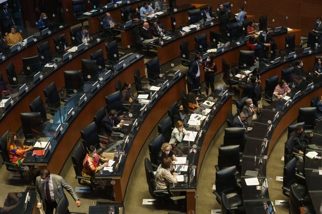 Senadores durante una sesión. Foto Pablo Ramos 
