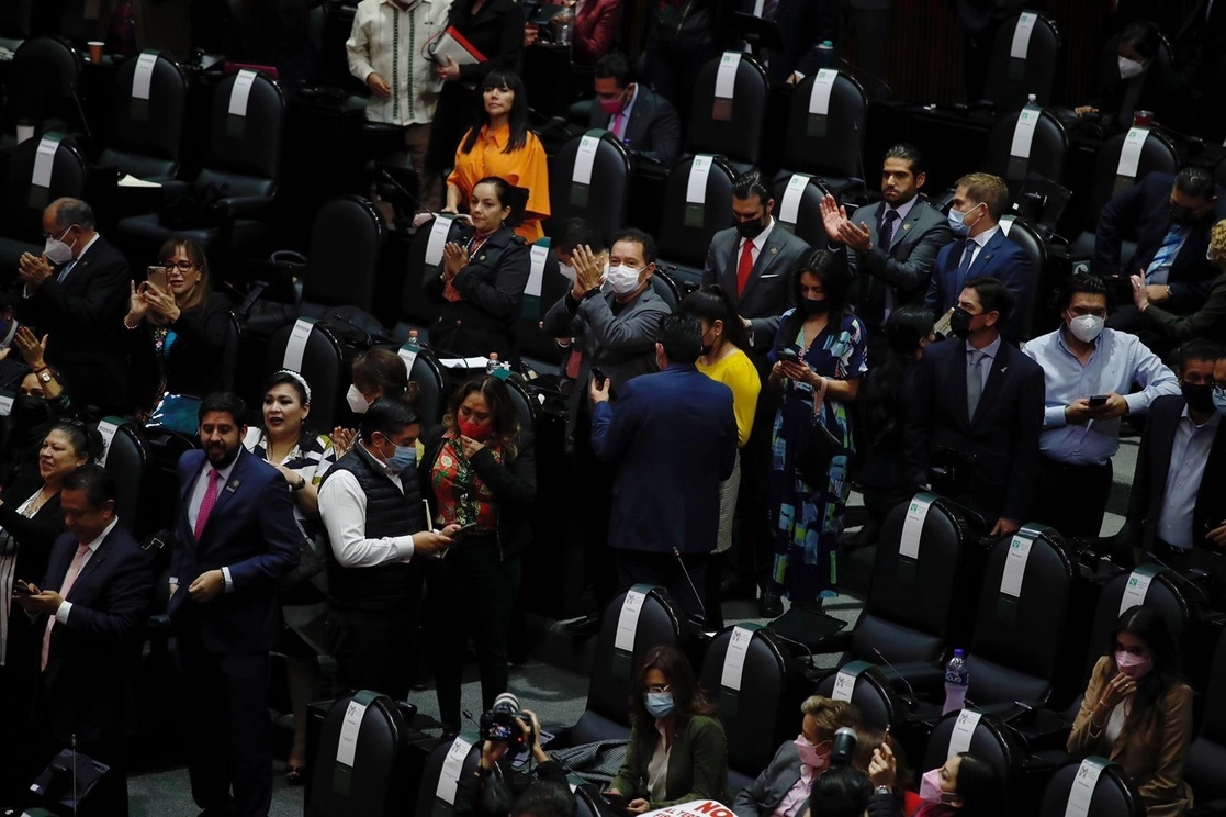 Senadores del PAN, PRI y PRD insistieron en que el proyecto aplica  “terrorismo fiscal”. Foto Cristina Rodríguez