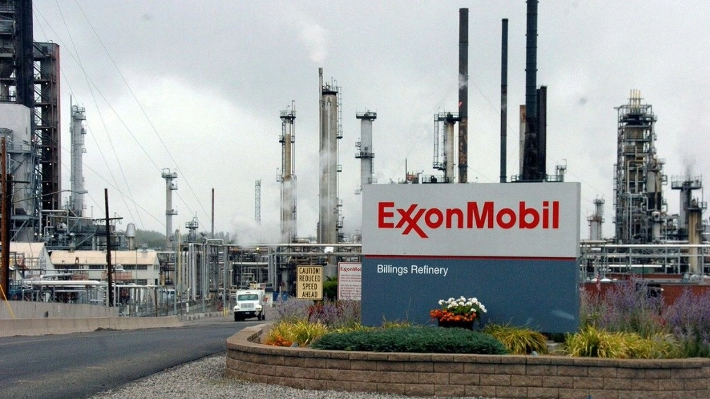 Entre los productores investigados por el comité figuran Exxon Mobil, Chevron y ConocoPhillips. Foto tomada de X.