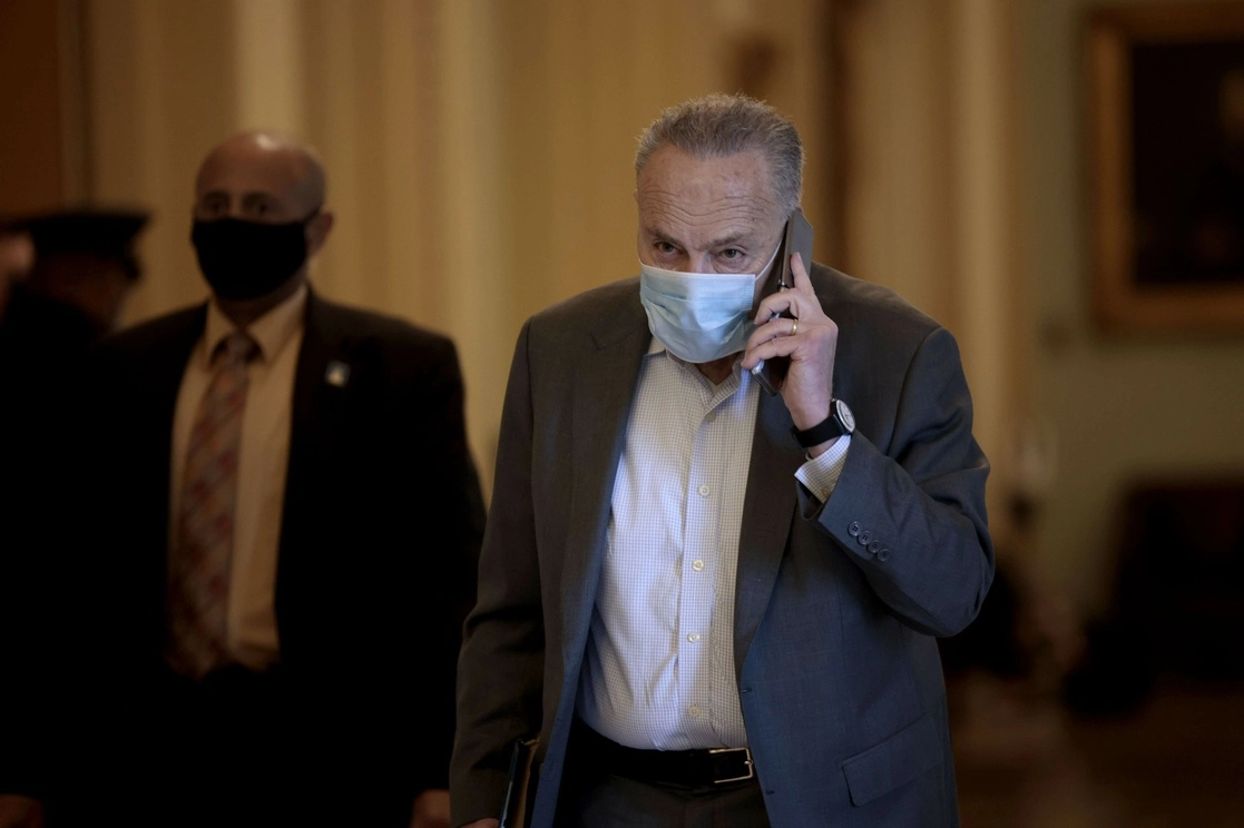 El líder demócrata en el Senado, Chuck Schumer, dijo que los estadunidenses que se han rehusado a vacunarse son el mayor impedimento para ponerle fin a la pandemia. Foto Afp
