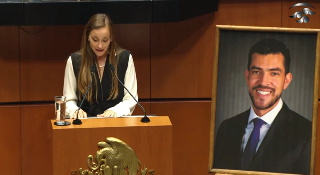 El senador suplente Juan Pablo Adame, falleció el pasado 5 de diciembre víctima de cáncer. Foto Captura de la transmisión de homenaje @senadomexicano