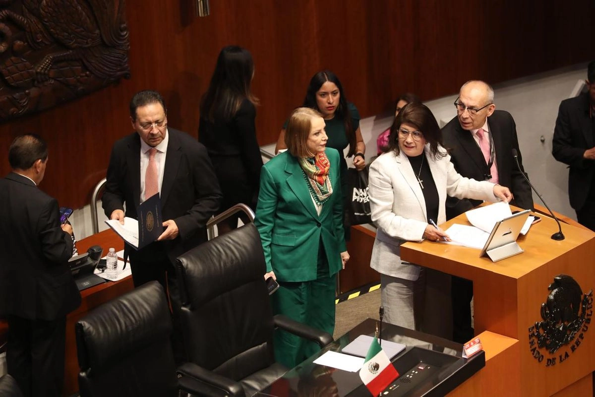 En la imagen aspectos de las actividades legislativas en el salón del pleno en el Senado de la República previo a la sesión de toma de protesta de las personas juzgadoras electas en el proceso electoral federal. 01 de Septiembre de 2025. 