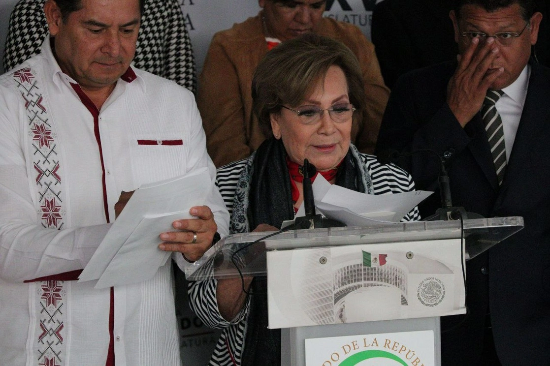 La senadora de Morena, Guadalupe Covarrubias (c) en imagen de archivo. Foto tomada de la cuenta de Twitter @mtra_lupita