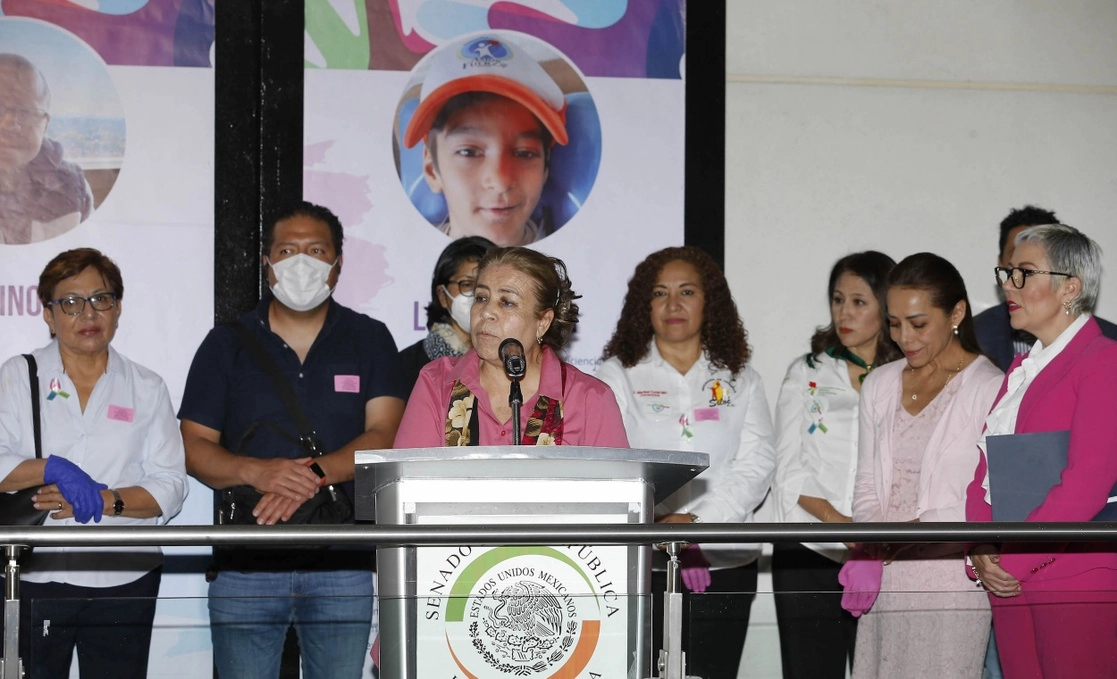 La senadora Lilia Margarita Valdez Martínez (c) durante la inauguración del foro. Foto tomada de la cuenta de Twitter @senadomexicano